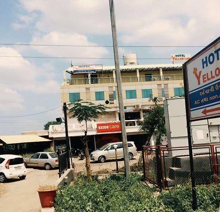 Hotel Yellow Lime Ahmedabad Exterior photo